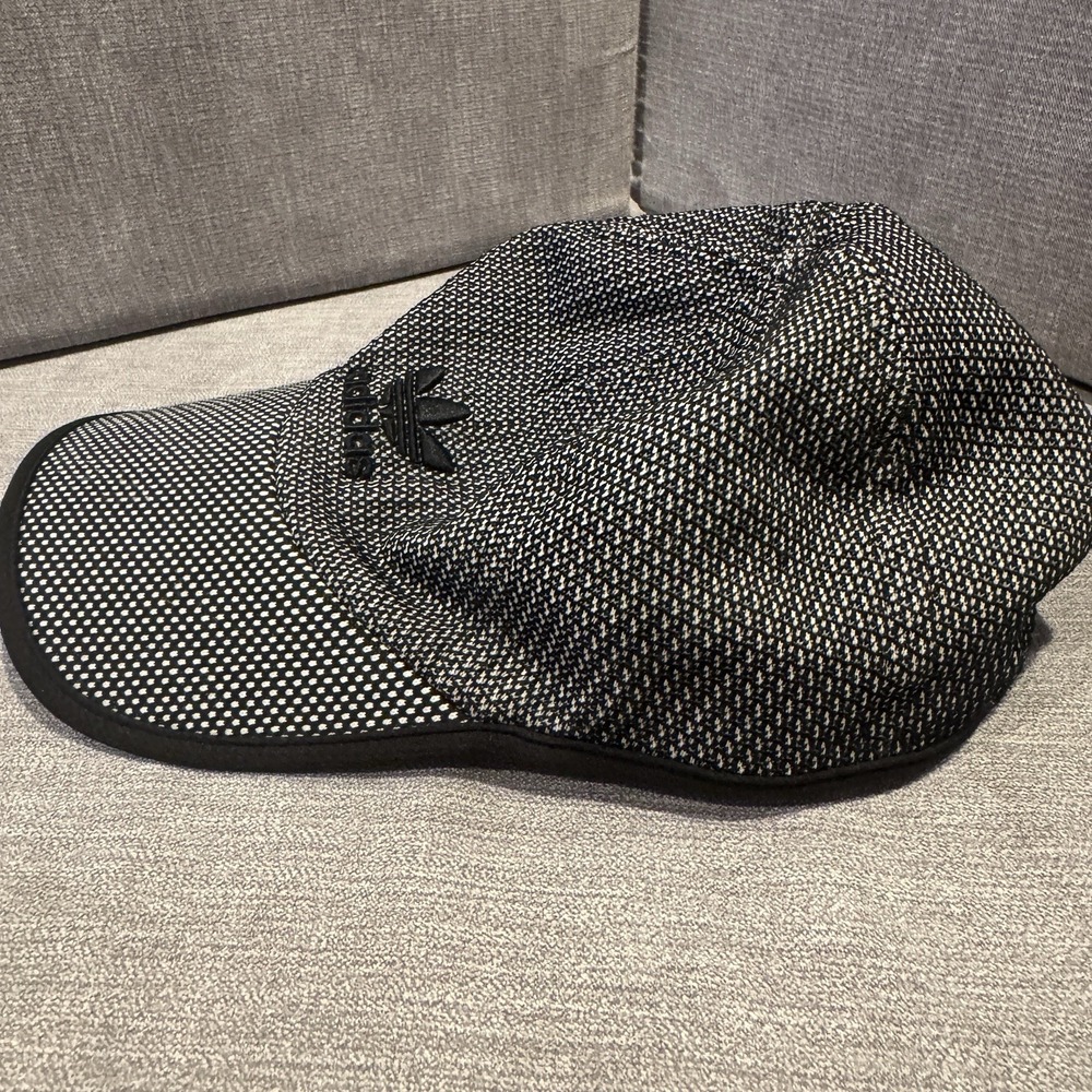 Adidas Originals Trefoil Strapback Hat Black White Woven Knit Adjustable Cap - Picture 2 of 6